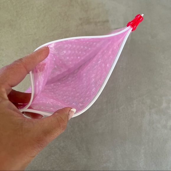 MOVED TO STEPHDECK04 -- GLOSSIER Bubble pouch, Pink, Small - Picture 3 of 4